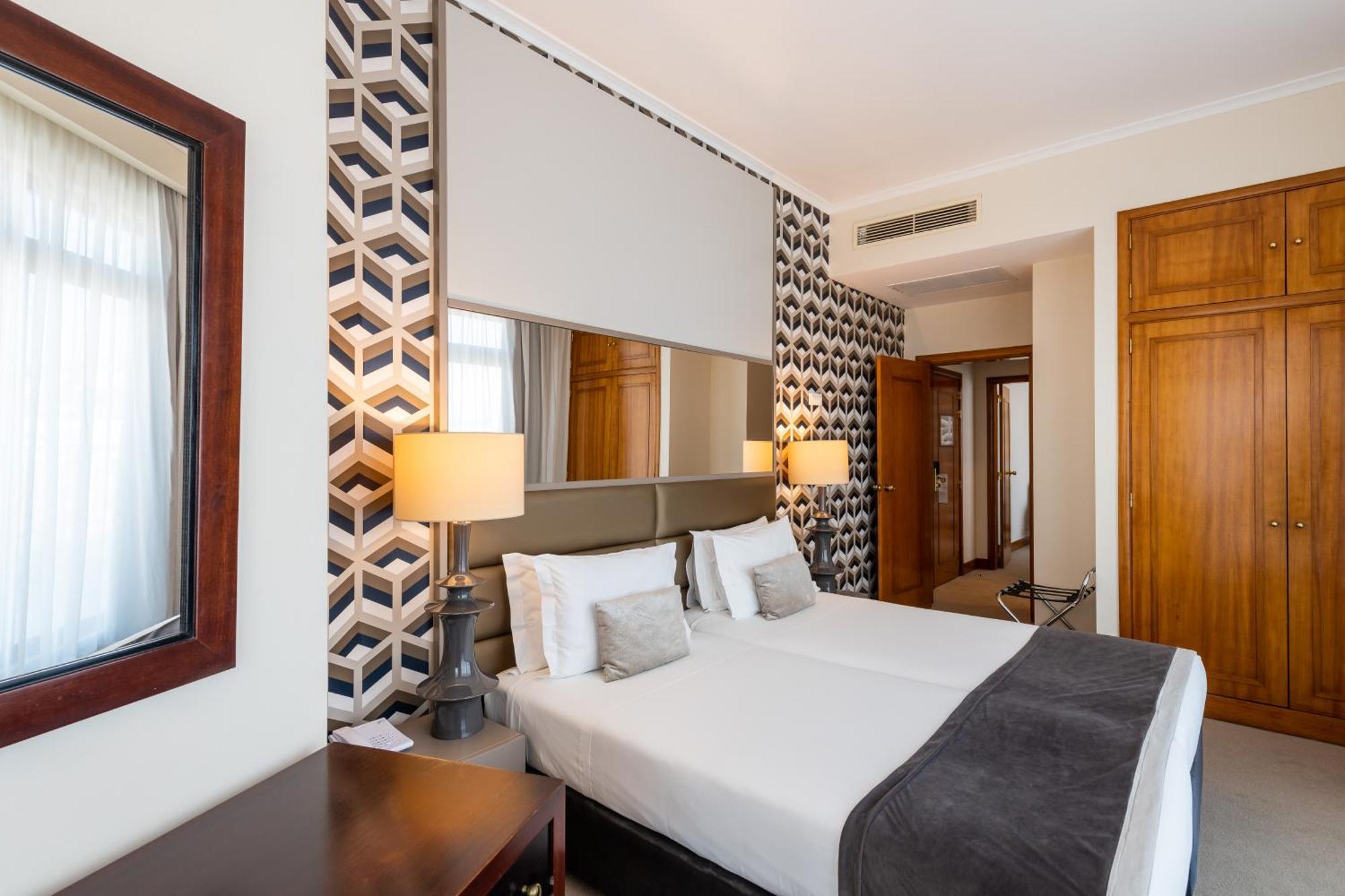 Mundial Hotel 4*